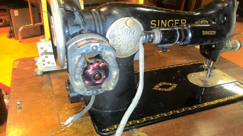 Machine coudre SINGER singer moteur 03 vignette.jpg