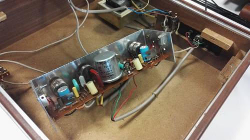 Restauration d un tourne-disque vinyle pt vue carte elec short.jpg