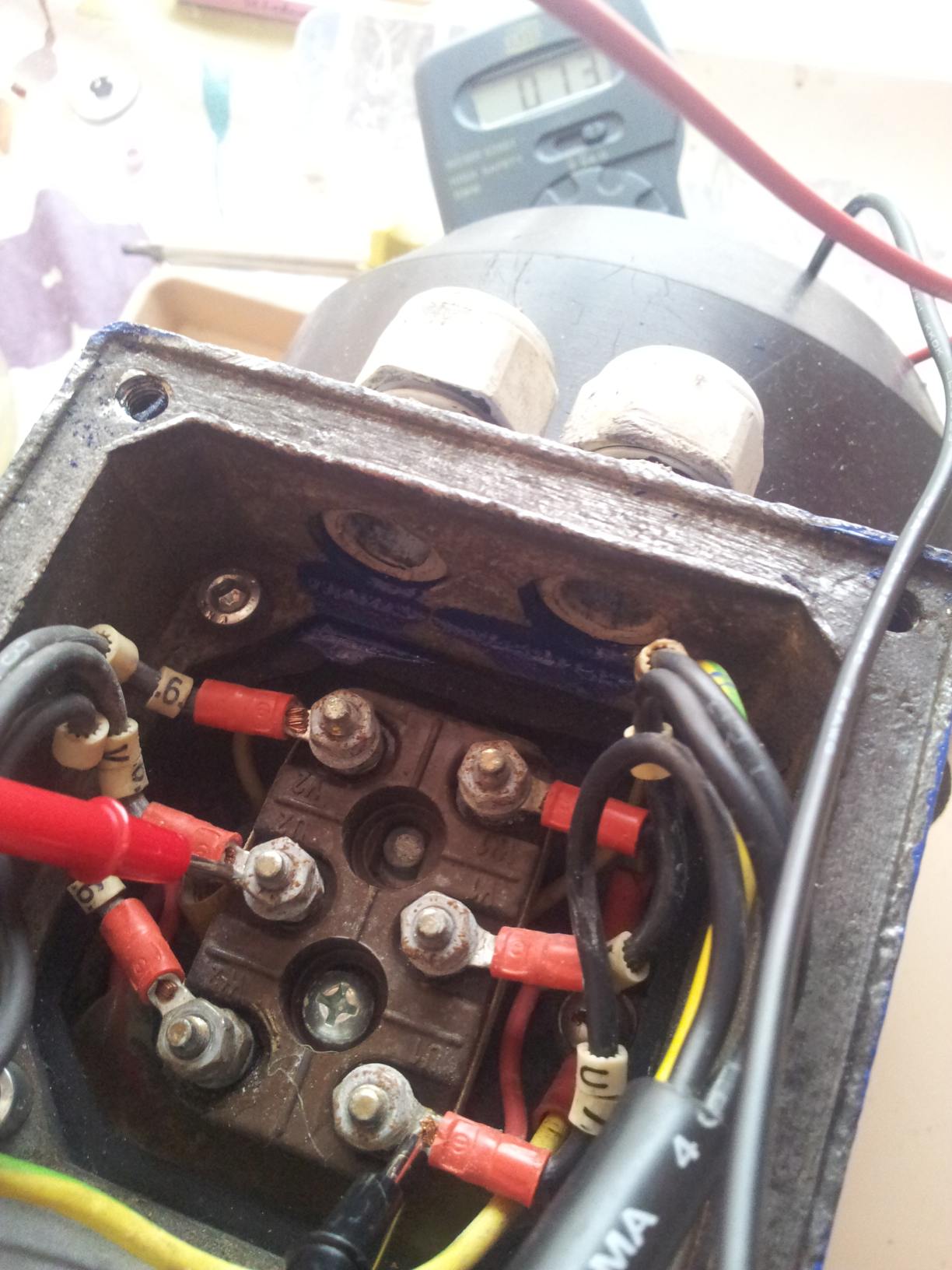 Utilisation Moteur Triphasé PickTheWires.jpg