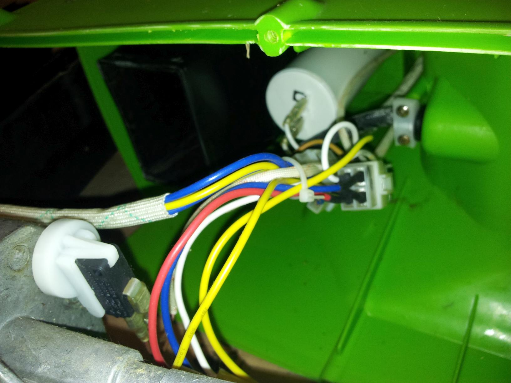Atelier Broyeuse Dechets Plastique ActionneurVis.jpg Atelier Broyeuse Dechets Plastique ActionneurVis.jpg