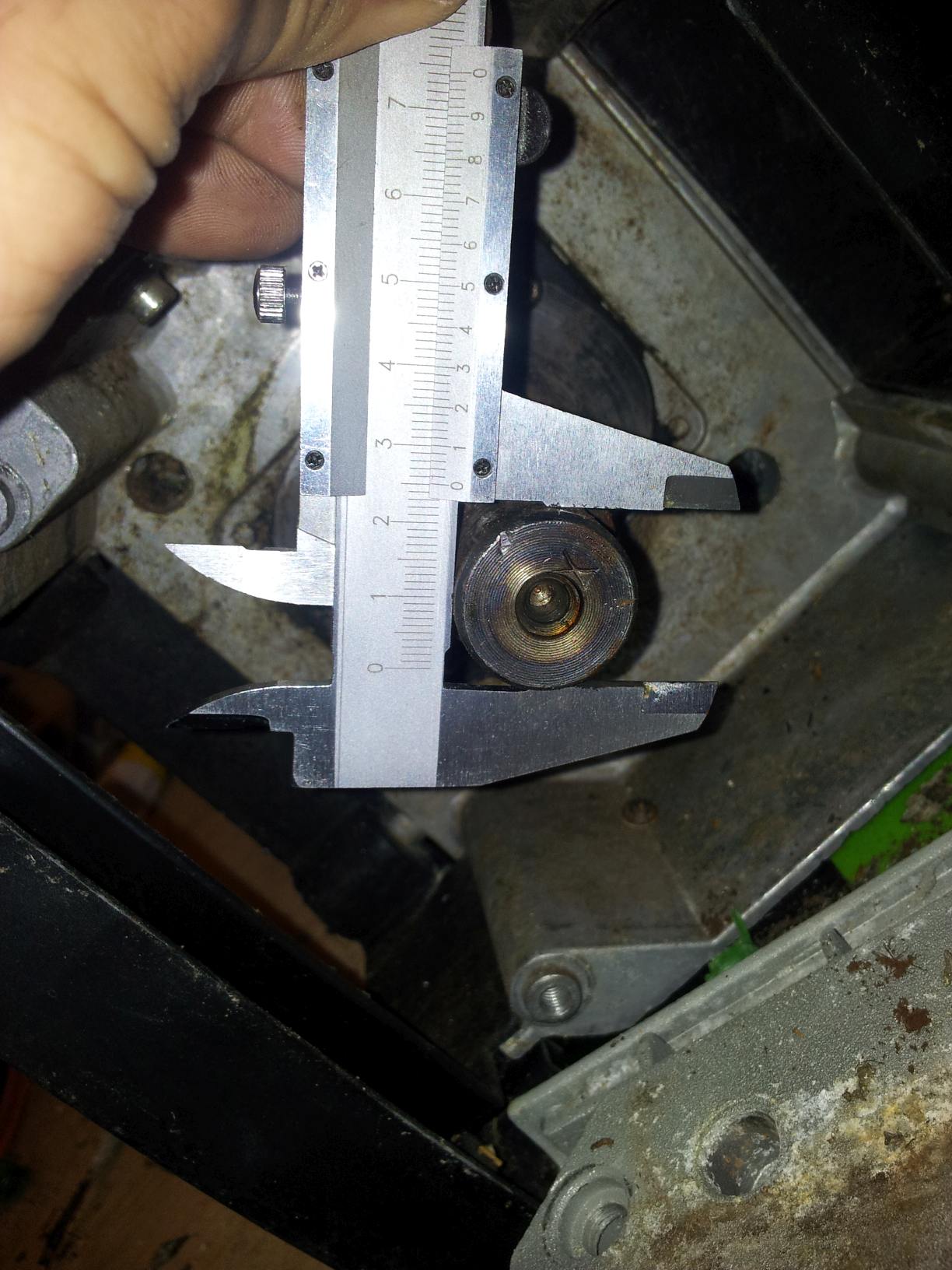 Atelier Broyeuse Dechets Plastique BoutAxe.jpg Atelier Broyeuse Dechets Plastique BoutAxe.jpg