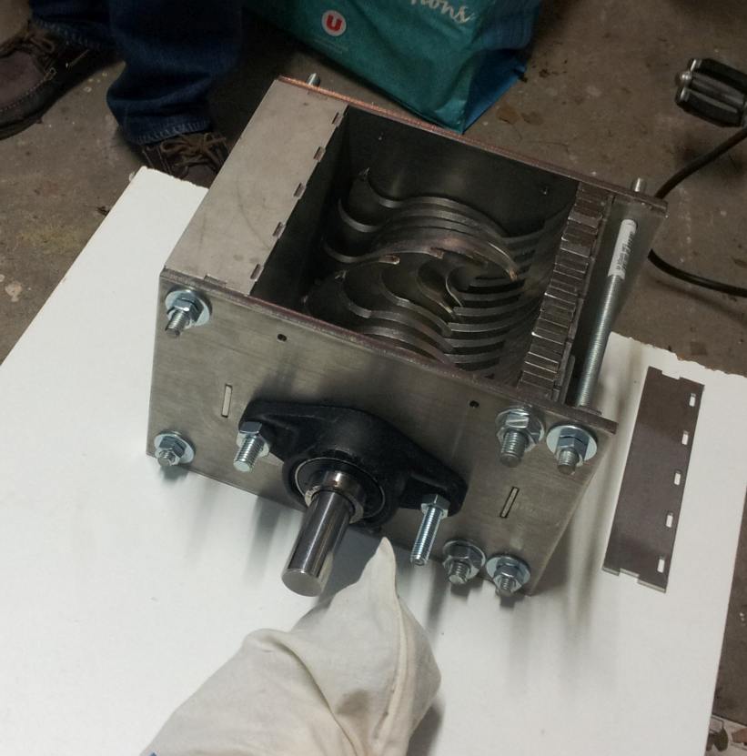 Atelier Broyeuse Dechets Plastique BroyeurDepsoe.jpg Atelier Broyeuse Dechets Plastique BroyeurDepsoe.jpg
