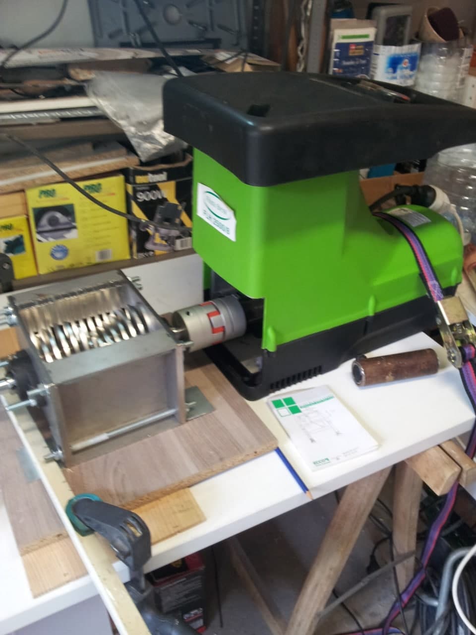 Atelier Broyeuse Dechets Plastique FlorabestA.jpg Atelier Broyeuse Dechets Plastique FlorabestA.jpg