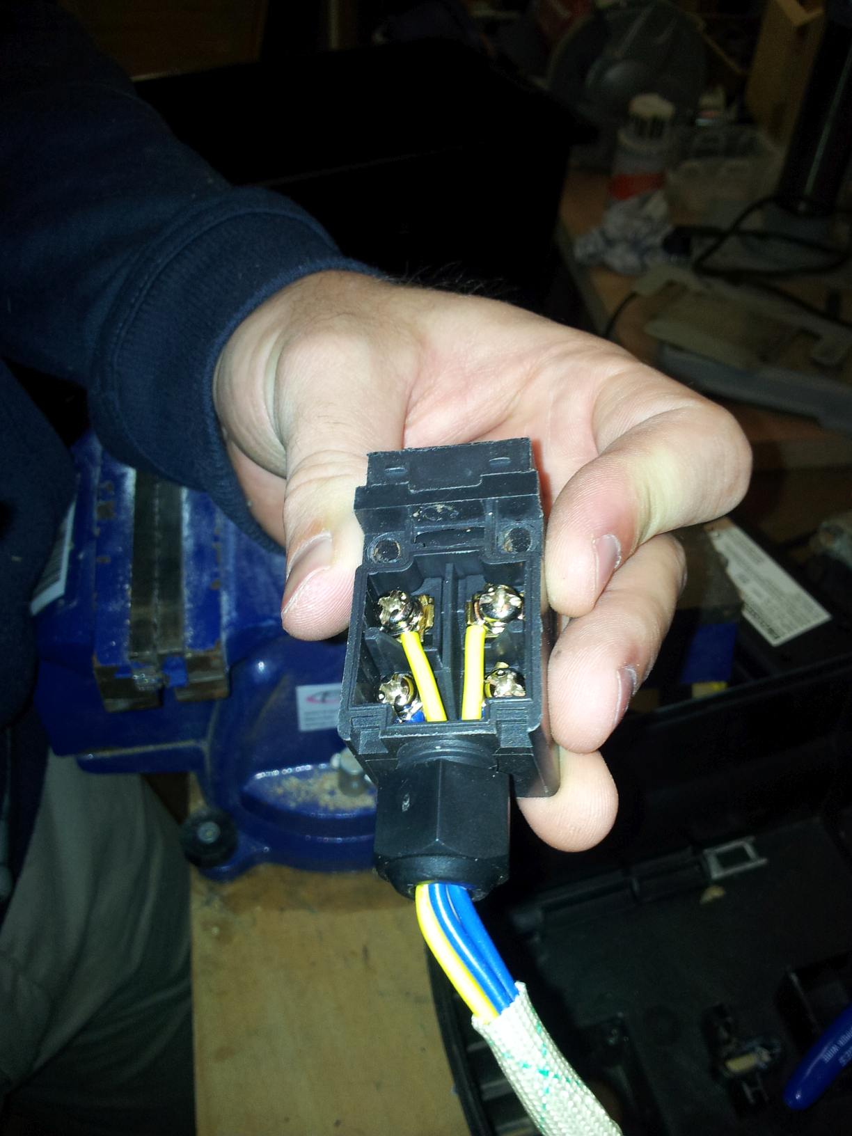 Atelier Broyeuse Dechets Plastique SecuriteBac.jpg Atelier Broyeuse Dechets Plastique SecuriteBac.jpg