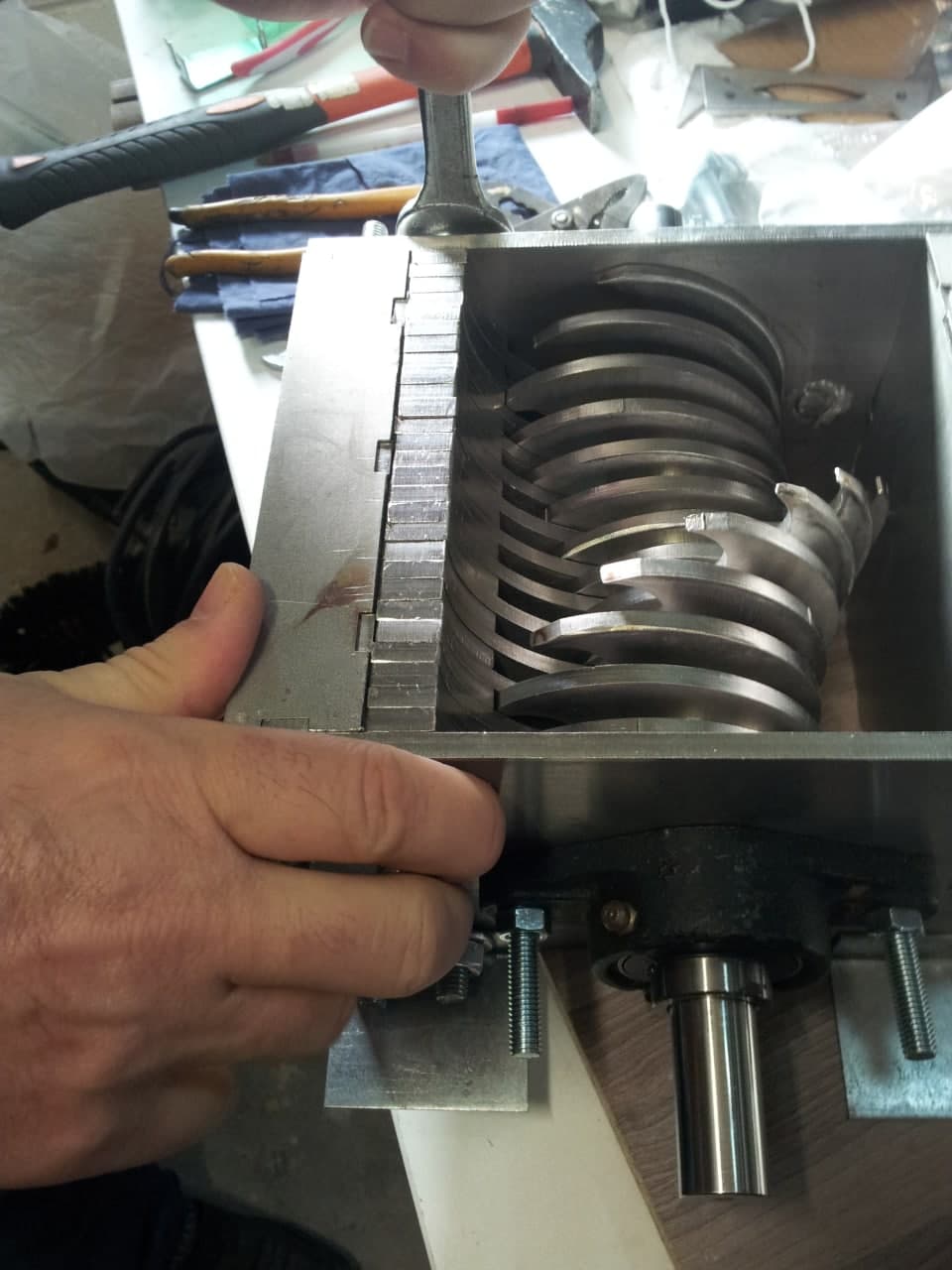 Atelier Broyeuse Dechets Plastique Shredder.jpg Atelier Broyeuse Dechets Plastique Shredder.jpg