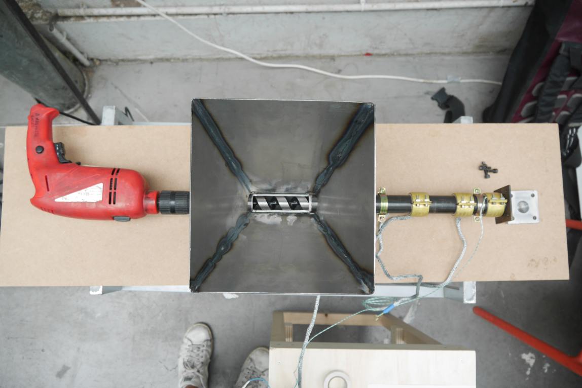 Atelier Extrudeuse Filament Plastique HopperZ.jpg Atelier Extrudeuse Filament Plastique HopperZ.jpg