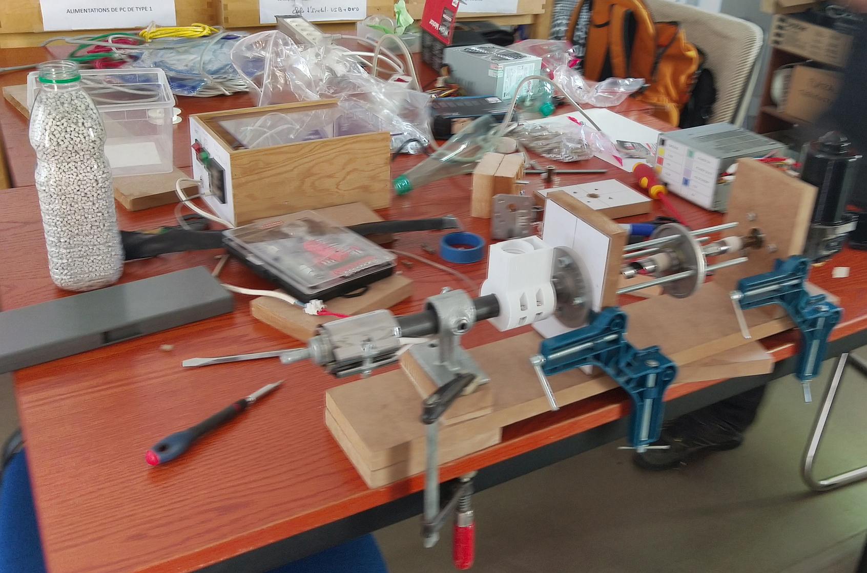 Atelier Extrudeuse Filament Plastique MachineTest.jpg Atelier Extrudeuse Filament Plastique MachineTest.jpg