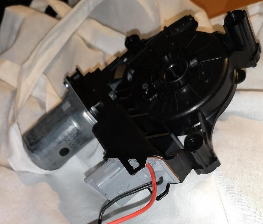 Atelier Extrudeuse Filament Plastique Moteur Vitre.jpg Atelier Extrudeuse Filament Plastique Moteur Vitre.jpg