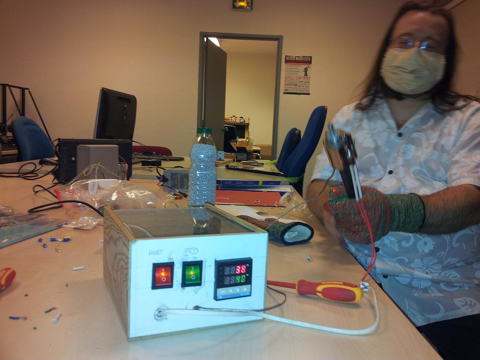 Atelier Extrudeuse Filament Plastique PId HotEnd.jpg Atelier Extrudeuse Filament Plastique PId HotEnd.jpg