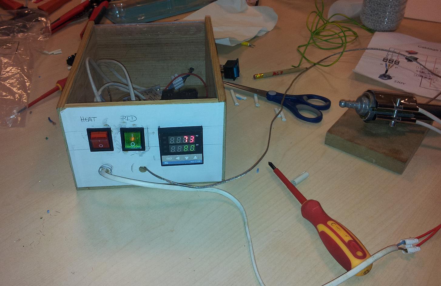 Atelier Extrudeuse Filament Plastique PID Release.jpg Atelier Extrudeuse Filament Plastique PID Release.jpg