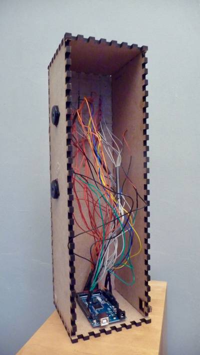 Contr leur midi ergonomique arriereprototype.jpg Contr leur midi ergonomique arriereprototype.jpg