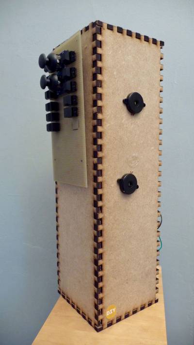 Contr leur midi ergonomique profilprototype1.jpg Contr leur midi ergonomique profilprototype1.jpg