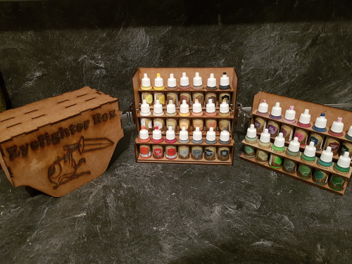 Création d'une boite de rangement de pot de peinture pour figurine Création d'une boite de rangement de pot de peinture pour figurine
