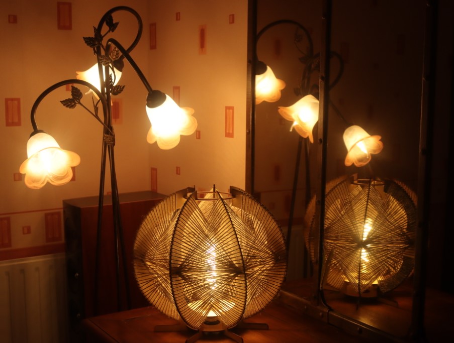 Lampe à poser rustique Lampes.jpg Lampe à poser rustique Lampes.jpg