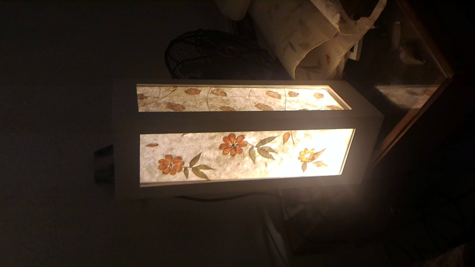 Lampe en bois avec cadre d ambiance amovible P 20170906 221202.jpg Lampe en bois avec cadre d ambiance amovible P 20170906 221202.jpg