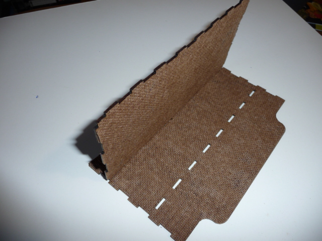 Rangement empilable pour flacons P1240164.JPG Rangement empilable pour flacons P1240164.JPG