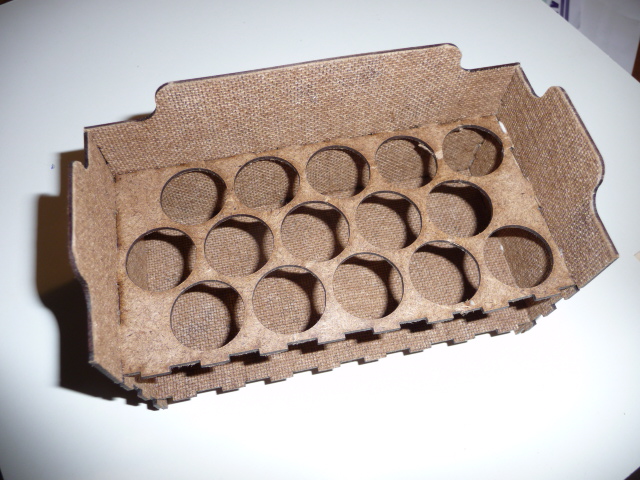 Rangement empilable pour flacons P1240169.JPG Rangement empilable pour flacons P1240169.JPG