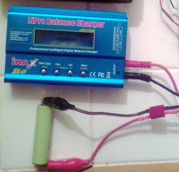 Recycler des batteries lithium-ion 02-charging-1cell.jpg Recycler des batteries lithium-ion 02-charging-1cell.jpg