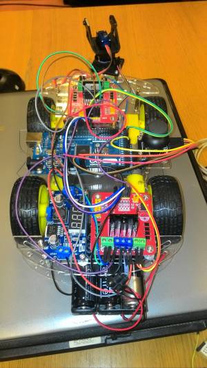 Voiture commandée par arduino Voiture commandée par arduino