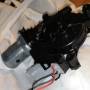 atelier_extrudeuse_filament_plastique_moteur_vitre.jpg